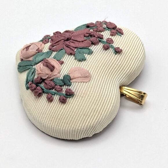 Vintage Large Fabric Embroidered Ribbon Grosgrain Floral Heart Shaped Pendant - Picture 3 of 4